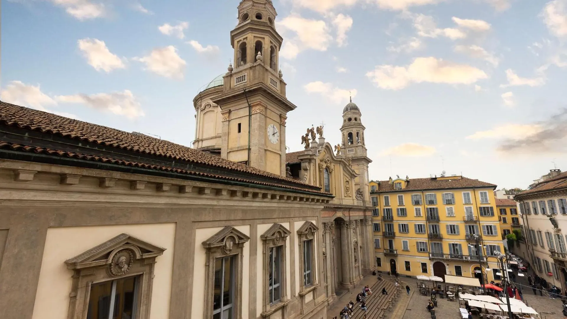 Living Uniqc Apartment - Duomo Milan Italy